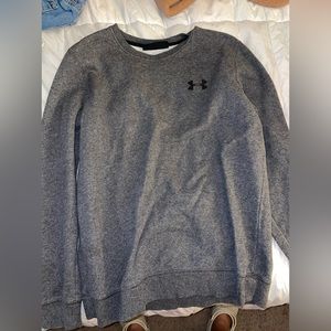 Medium Men’s Under Armour crew neck sweatshirt